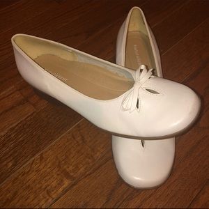 Natruralizer White Leather Ballerina Slip On Flats